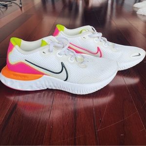 NIKE Renew sneakers